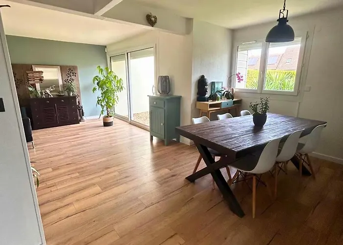 Vakantiehuis Maison Familiale 3 - Jardin Clos Bbq Linge Inclus - Entre Caen & La - Parking - Arrivee Autonome - Professionnels Bienvenus *